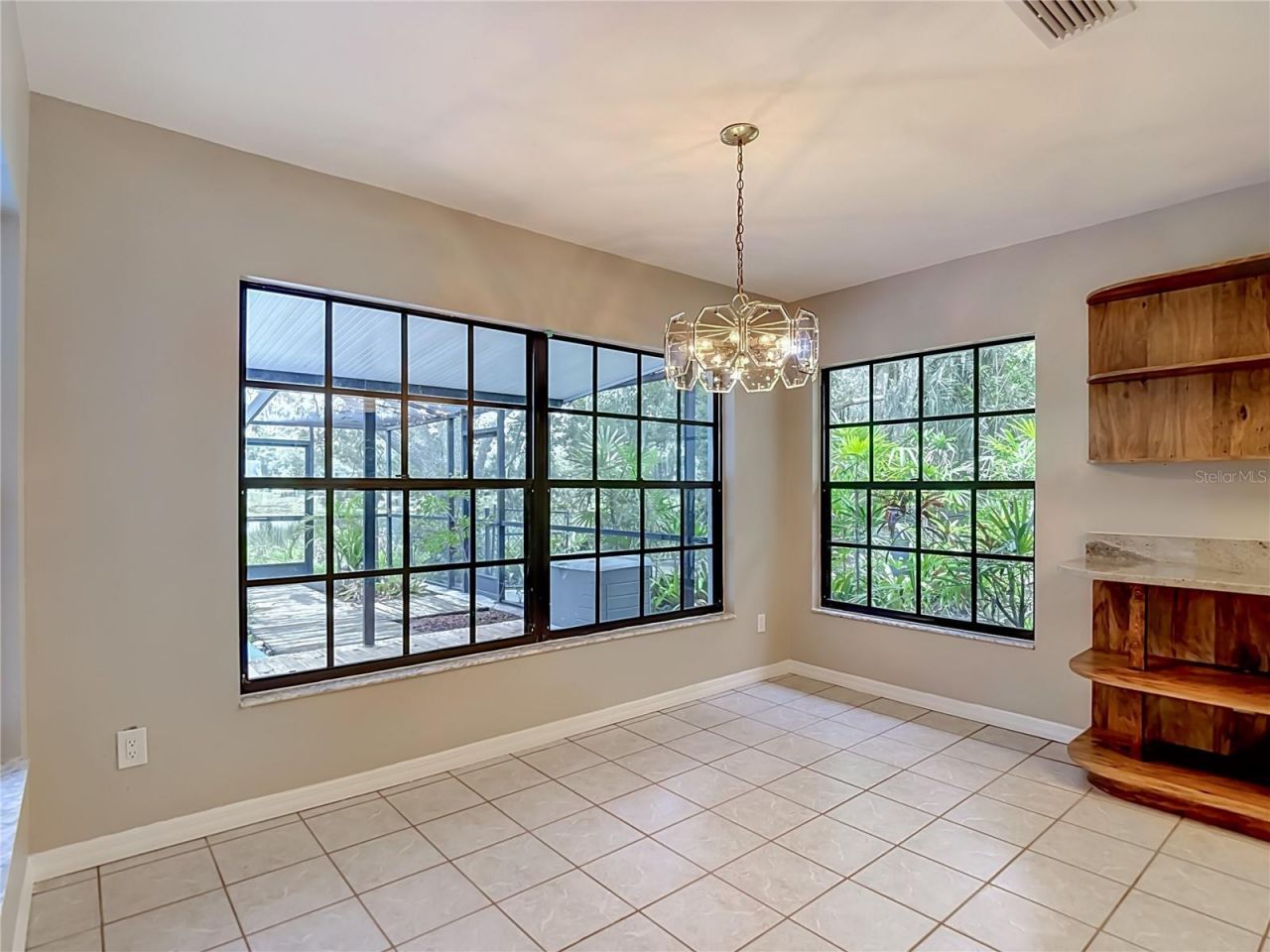 12721 N Armenia Avenue, Tampa, FL 33612 Photo