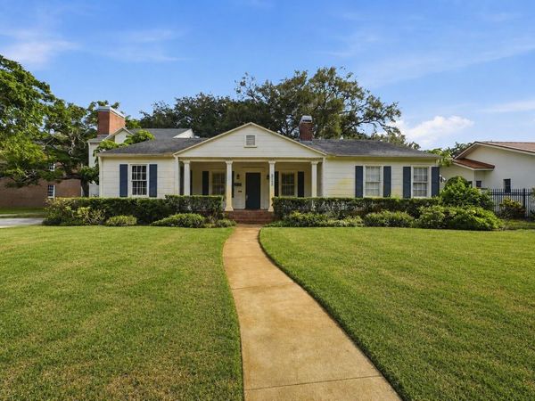 3123 W OAKLYN AVENUE, TAMPA, FL 33609
