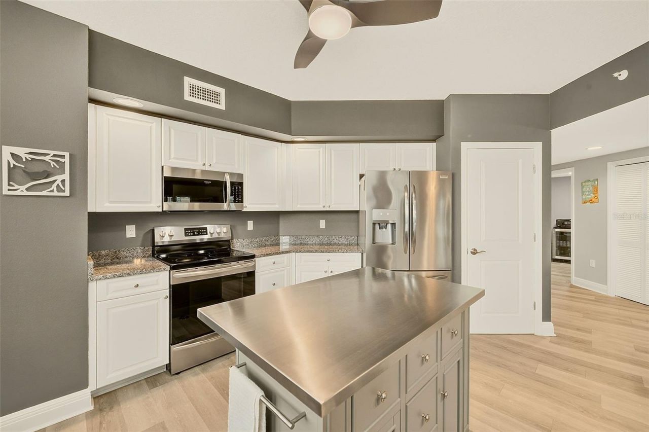 960 Starkey Road, Unit 6206, Largo, FL 33771 Photo