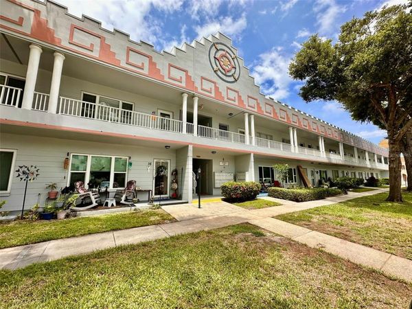 2100 WORLD PARKWAY BOULEVARD , Unit 50, CLEARWATER, FL 33763