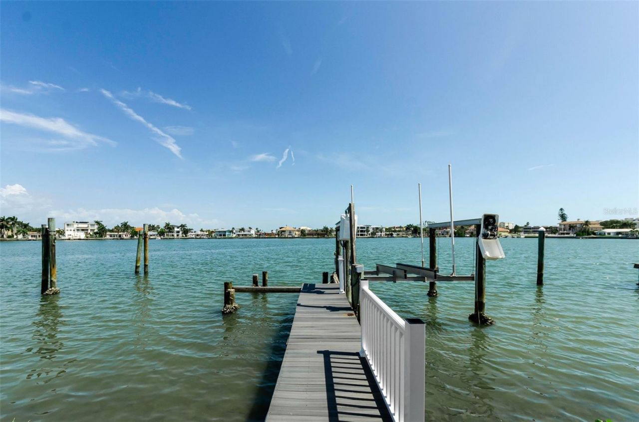 17043 Dolphin Drive, North Redington Beach, FL 33708 Photo