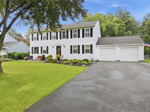 233 Round Pond Lane , Rochester, NY 14626