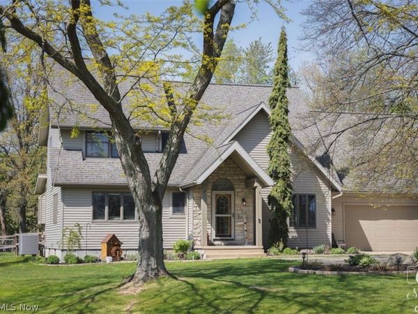 8113 Darrow Road , Huron, OH 44839