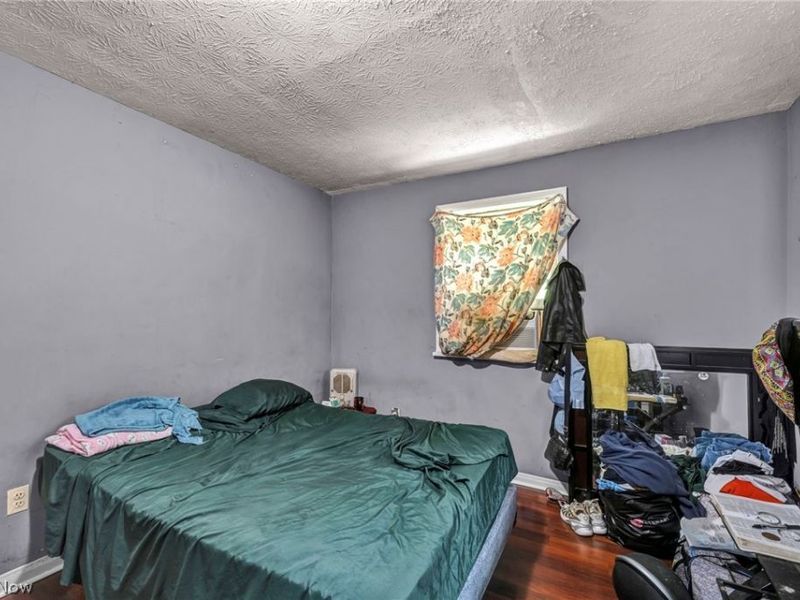 12109 Holborn Avenue, Cleveland, OH 44105 Photo 19