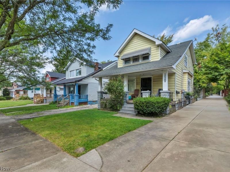 12109 Holborn Avenue, Cleveland, OH 44105 Photo 2