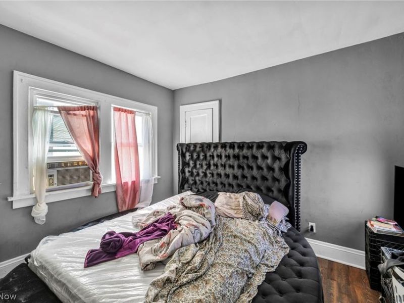 12109 Holborn Avenue, Cleveland, OH 44105 Photo 20