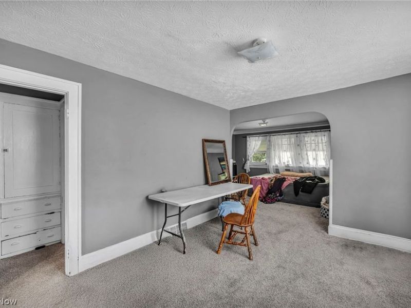 12109 Holborn Avenue, Cleveland, OH 44105 Photo 23