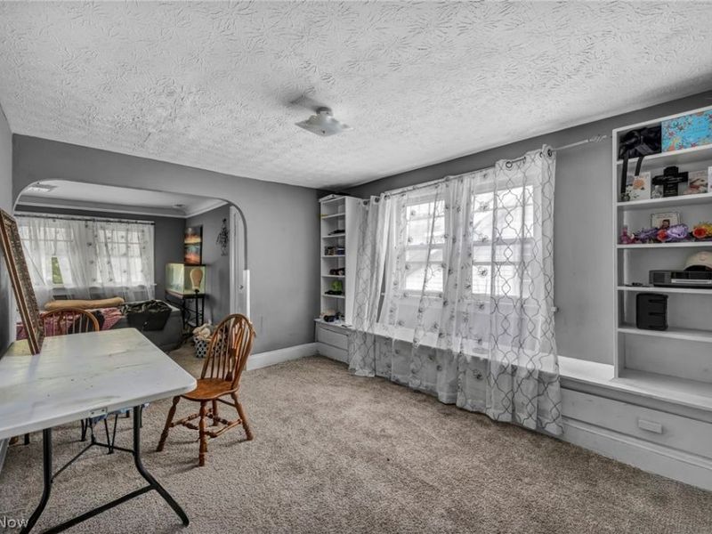12109 Holborn Avenue, Cleveland, OH 44105 Photo 24