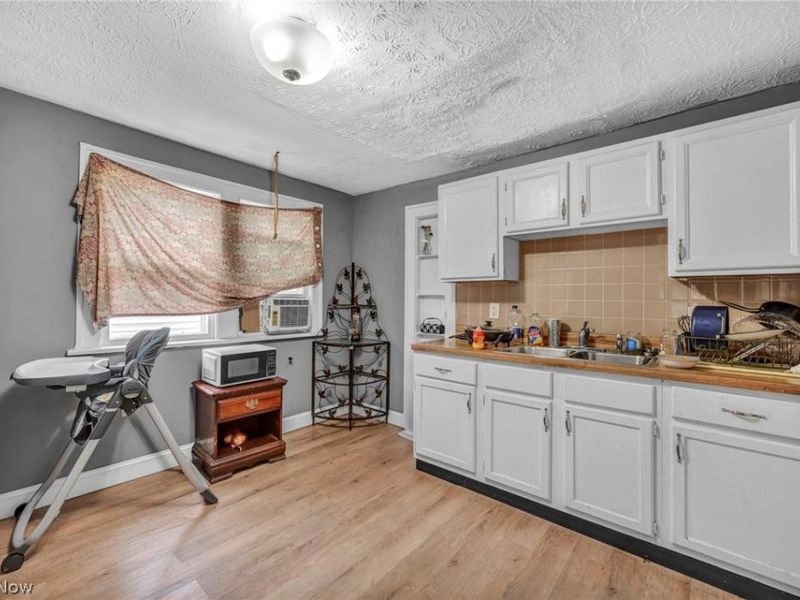 12109 Holborn Avenue, Cleveland, OH 44105 Photo 26