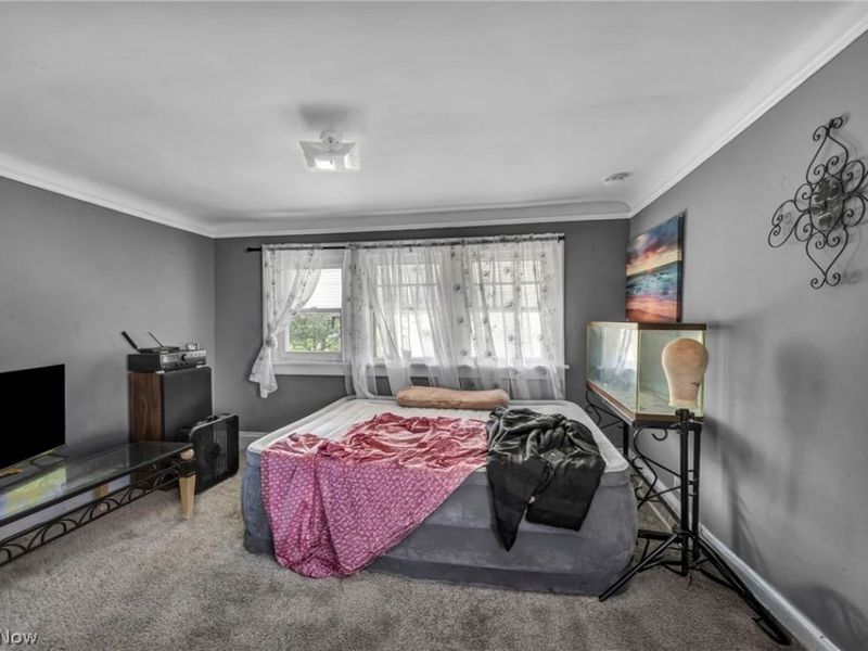 12109 Holborn Avenue, Cleveland, OH 44105 Photo 34