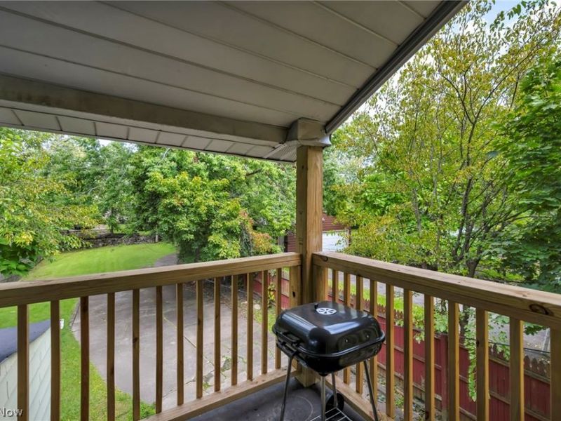 12109 Holborn Avenue, Cleveland, OH 44105 Photo 36