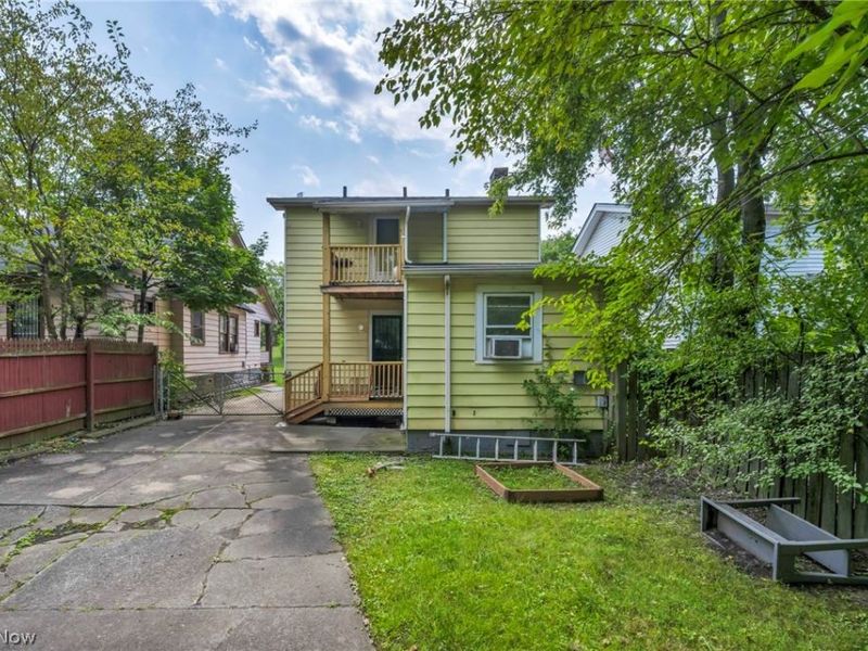 12109 Holborn Avenue, Cleveland, OH 44105 Photo 37