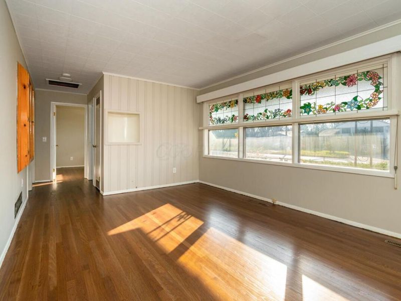 4498 E Livingston Avenue , Columbus, OH 43227 Photo 2