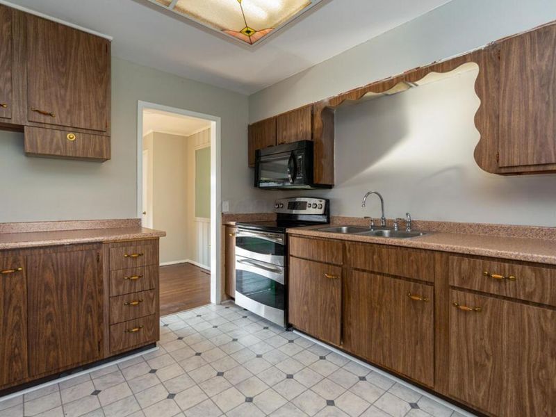4498 E Livingston Avenue , Columbus, OH 43227 Photo 7