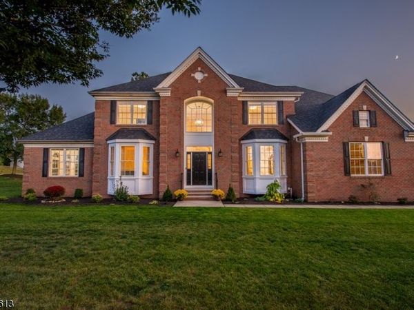 1 Cedar Ct, North Haledon, NJ 07508