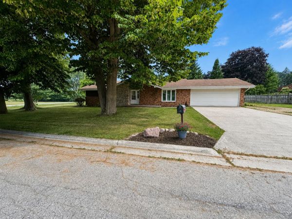 100 Highland St, Adell, WI 53001