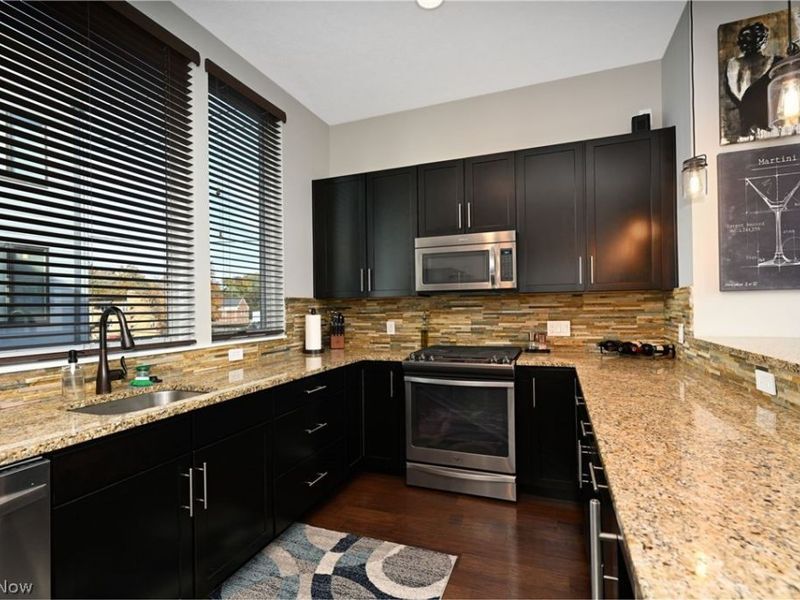 18875 Riversouth Terrace , Fairview Park, OH 44126 Photo 30