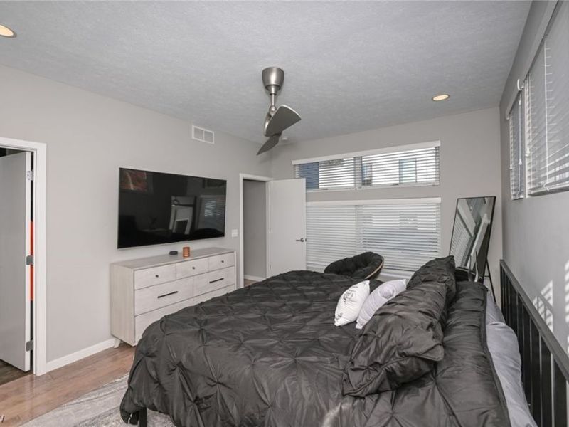 18875 Riversouth Terrace , Fairview Park, OH 44126 Photo 9