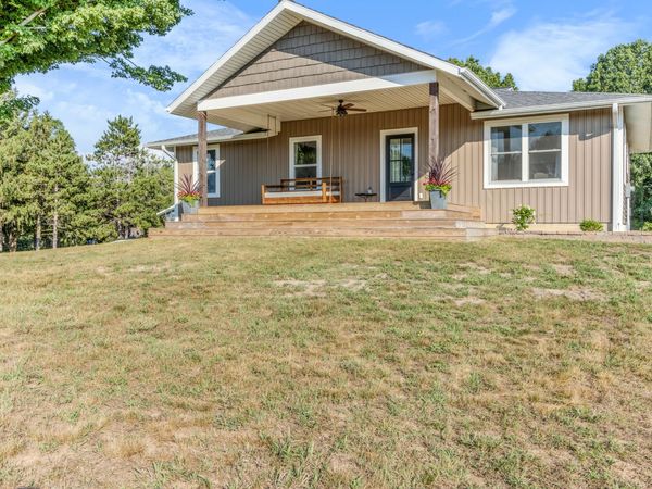 10390 Lovers Lane NW, Grand Rapids, MI 49534