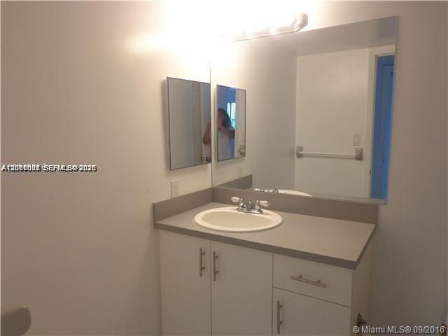 540 S Park Road , Unit 15-9, Hollywood, FL 33021 Photo