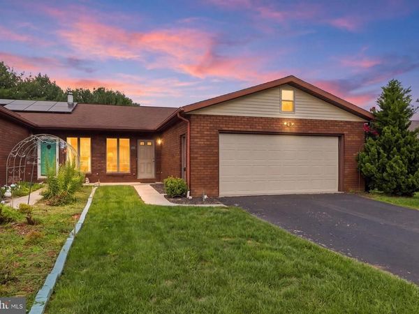 220 KENNEDY COURT, HANOVER, PA 17331