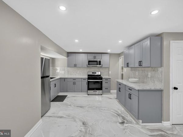701 W PARK AVENUE, LINDENWOLD, NJ 08021