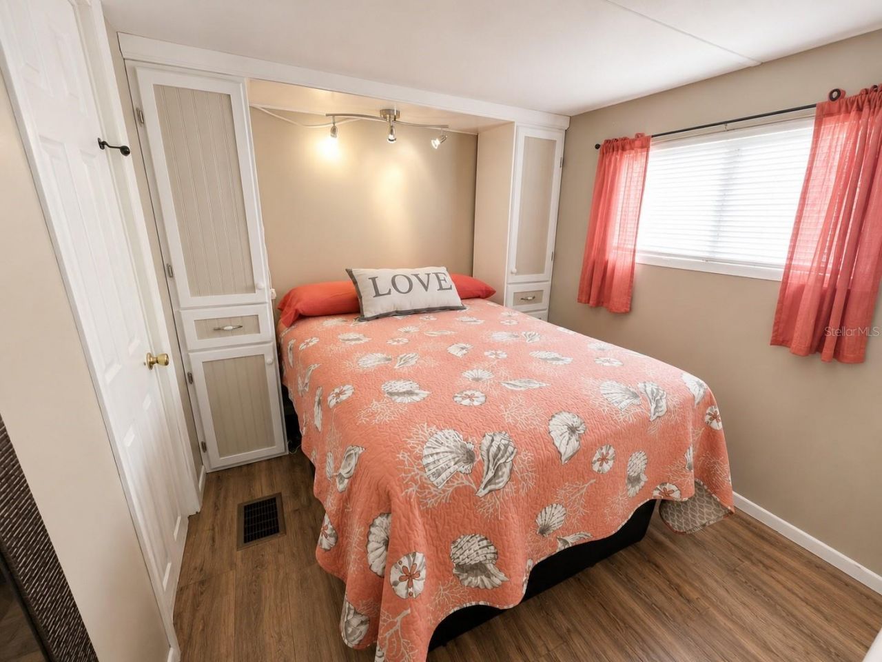 1907 Iowa Avenue, Bradenton, FL 34207 Photo