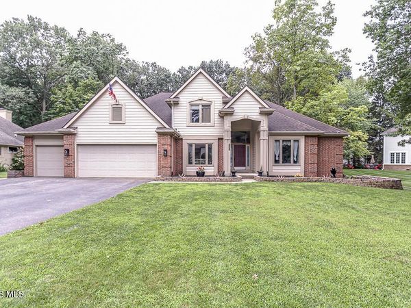 8563 Royal Birkdale Lane, Holland, OH 43528