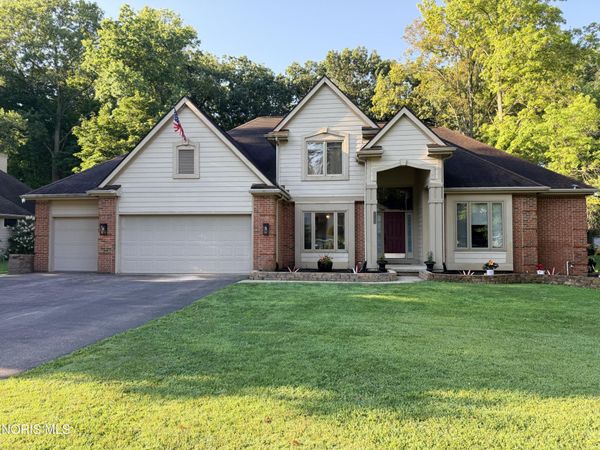 8563 Royal Birkdale Lane , Holland, OH 43528