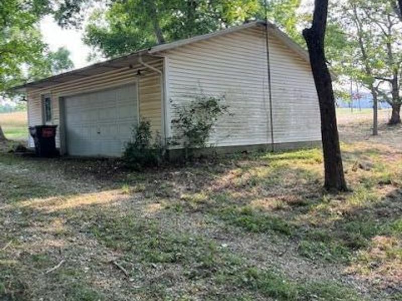 1844 Lundy's Lane Road NW, Newark, OH 43055 Photo 7