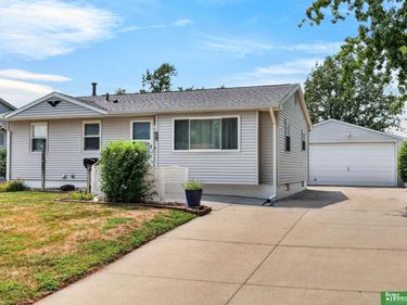 3414 S 121st Street, Omaha, NE 68144
