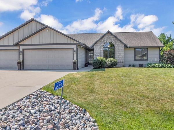 N6194 Kapur DRIVE, Sheboygan Falls, WI 53085