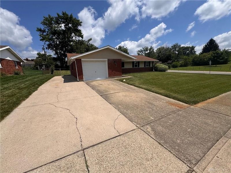 6900 Morley Lane, Huber Heights, OH 45424 Photo 2