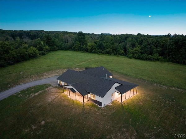 9368 Chapman Road, New Hartford, NY 13413