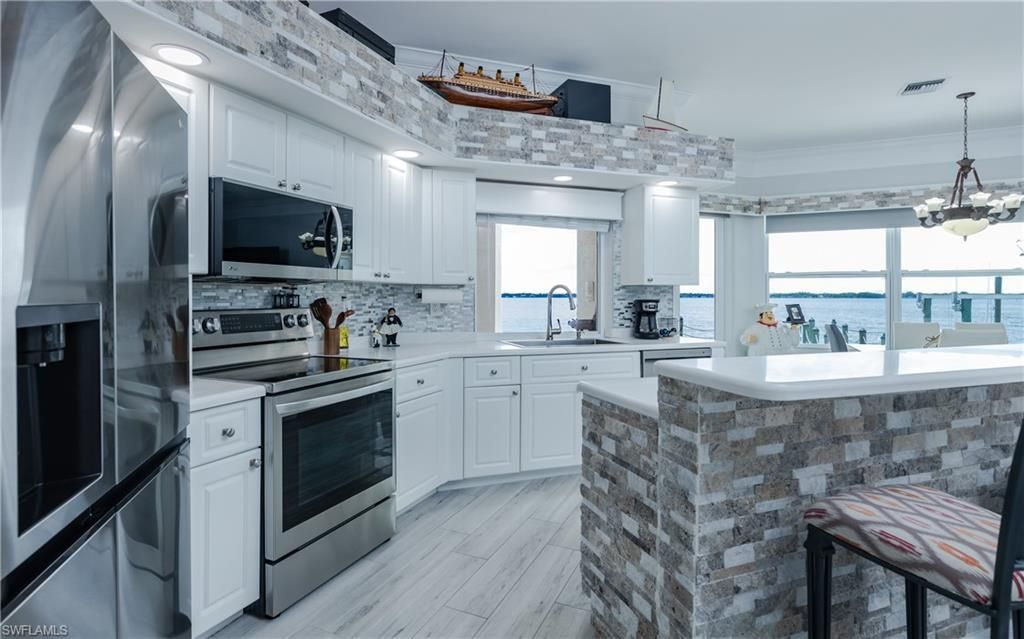 15475 Admiralty Cir , North Fort Myers, FL 33917 Photo