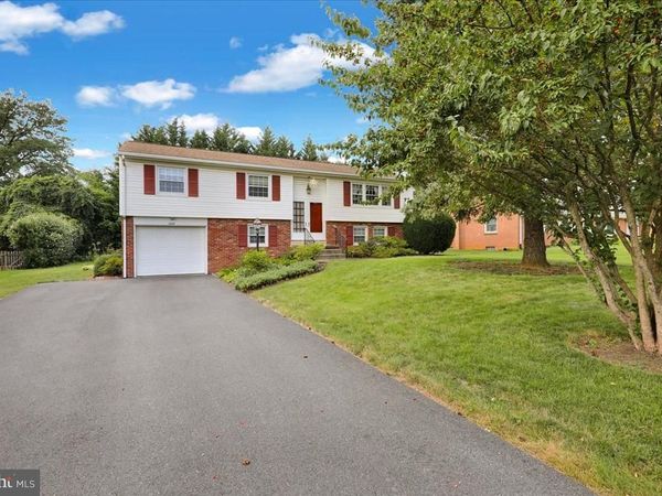 1609 SANTA BARBARA DRIVE , LANCASTER, PA 17601