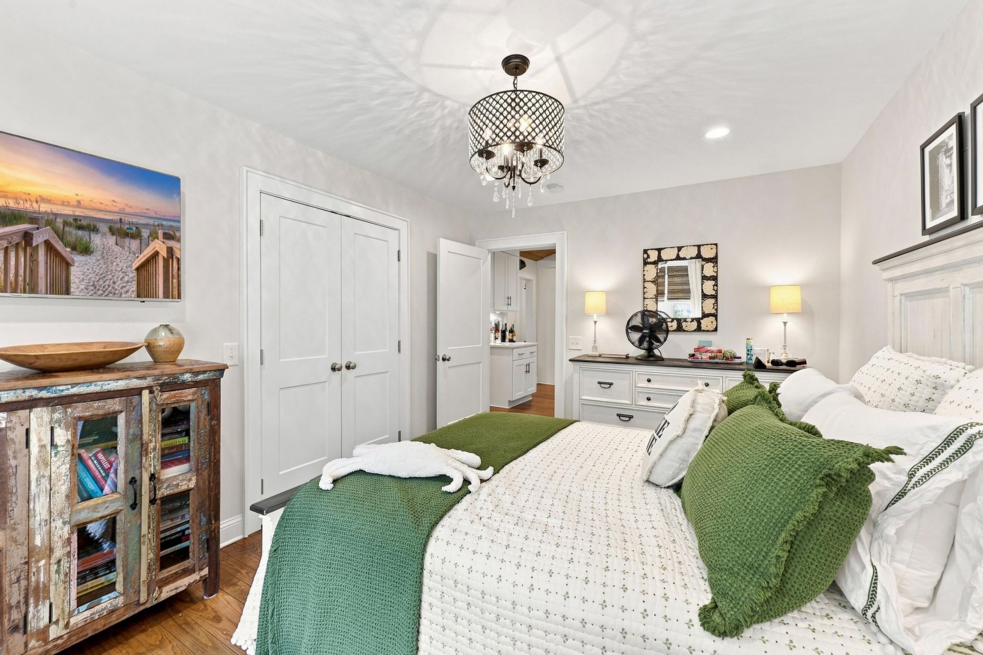 406 Queen St. Photo 16