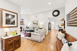 406 Queen St. photo 4