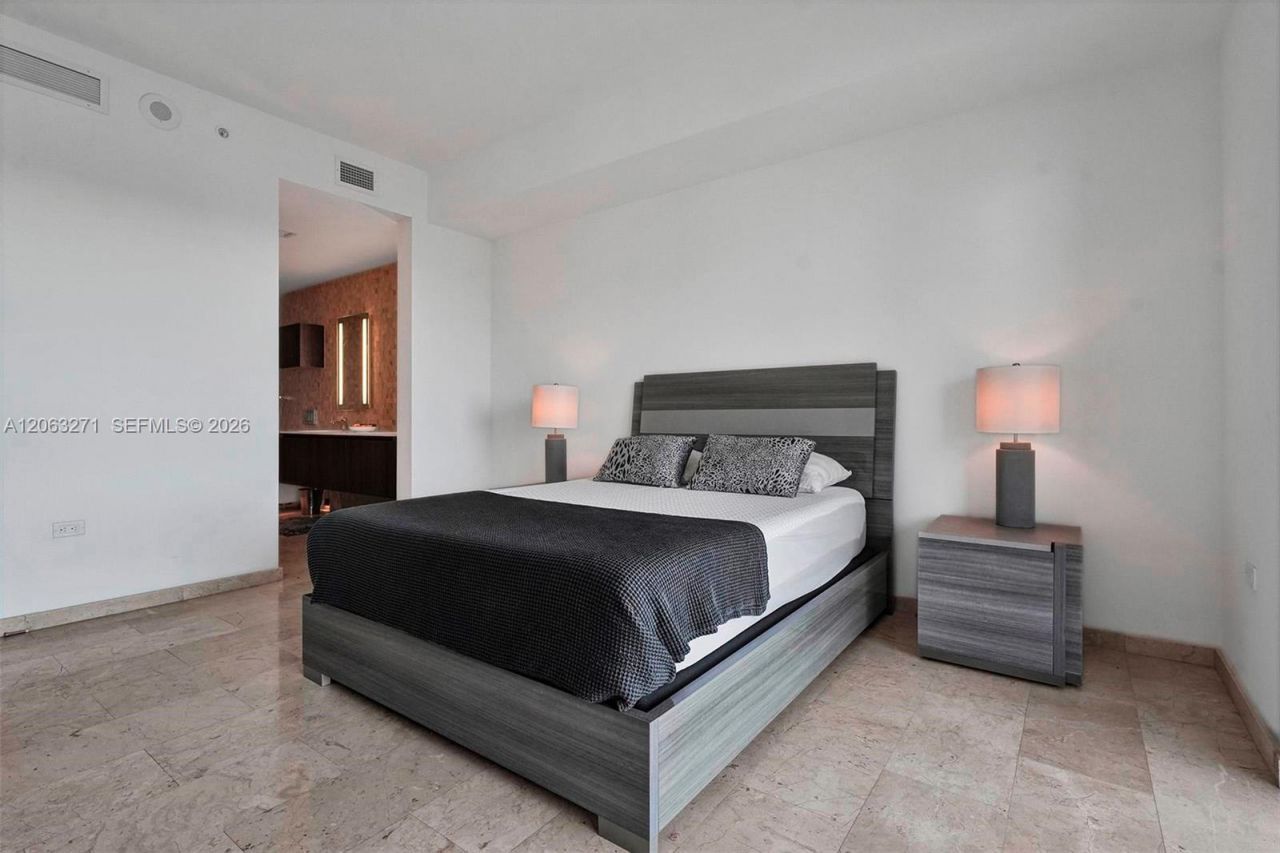 88 SW 7th St, Unit 2106, Miami, FL 33130 Photo