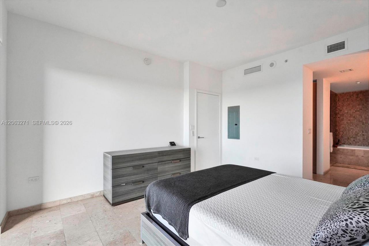 88 SW 7th St, Unit 2106, Miami, FL 33130 Photo