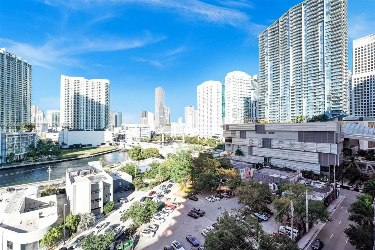 88 SW 7th St, Unit 2106, Miami, FL 33130 Photo