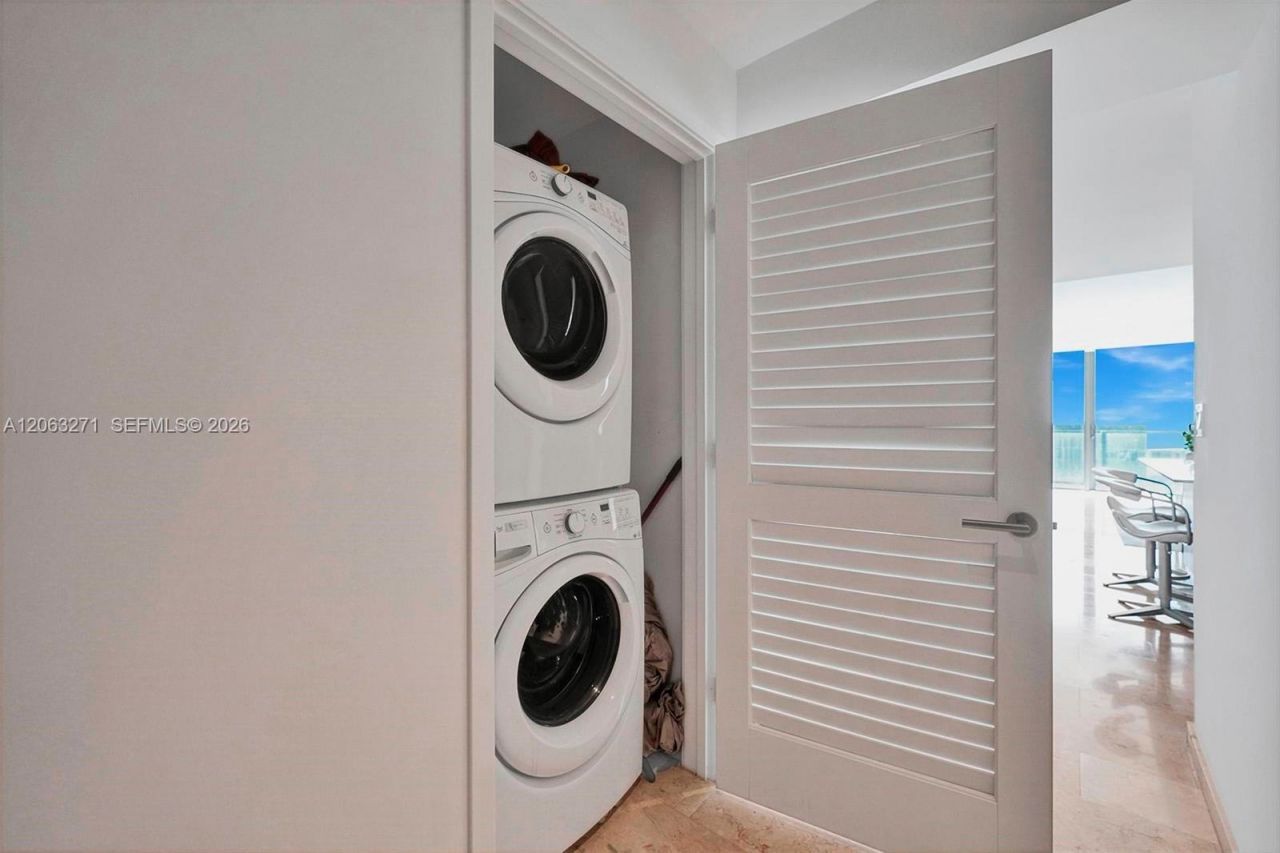 88 SW 7th St, Unit 2106, Miami, FL 33130 Photo
