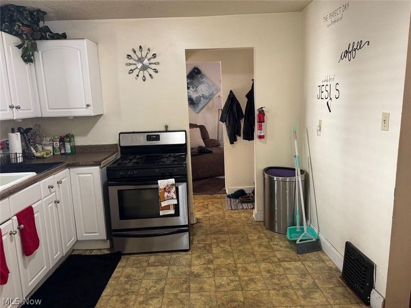 899 Lawton Street , Akron, OH 44320 Photo 8