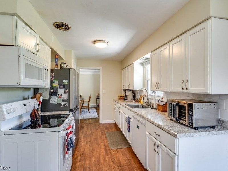 22214 Sandy Lane, Fairview Park, OH 44126 Photo 12