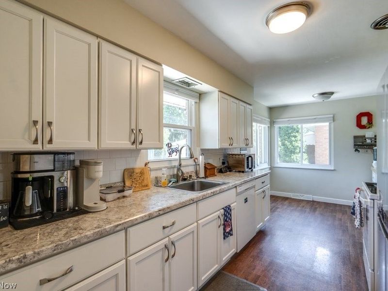 22214 Sandy Lane, Fairview Park, OH 44126 Photo 13