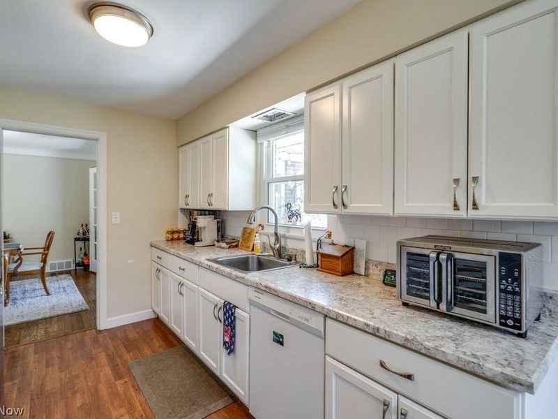22214 Sandy Lane, Fairview Park, OH 44126 Photo 14