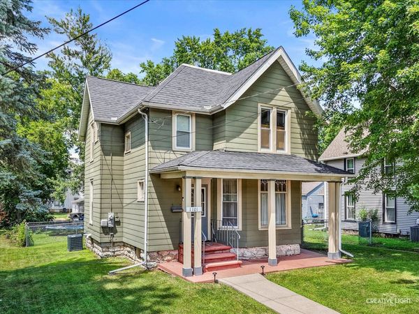 1101 W 4th Street , Dixon, IL 61021