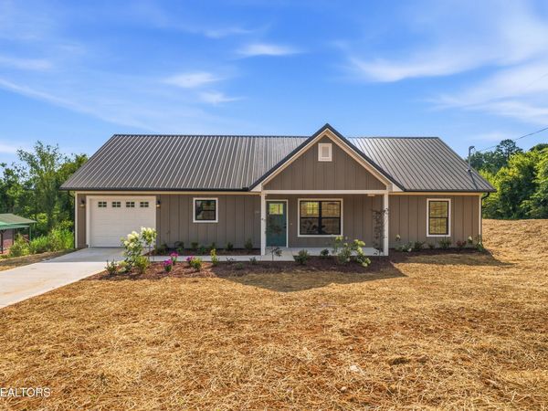 2816 Holiday Hills Rd, Kodak, TN 37764