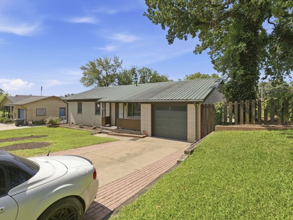1112 Forest Drive , Sand Springs, OK 74063