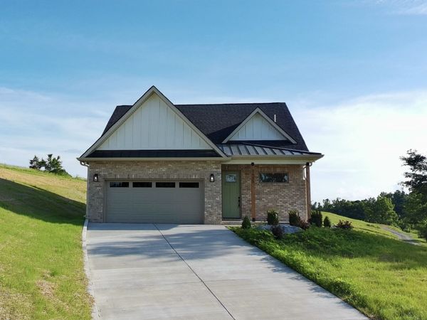 2953 Wixtown Rd , Westmoreland, TN 37186